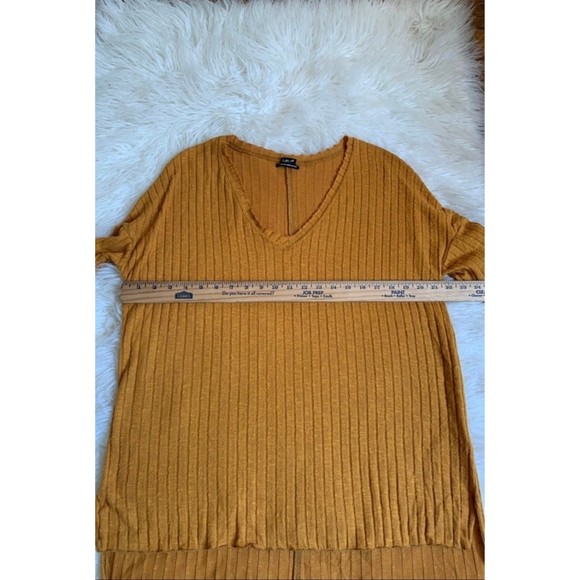 Urban Outfitters top - Picture 6 of 9